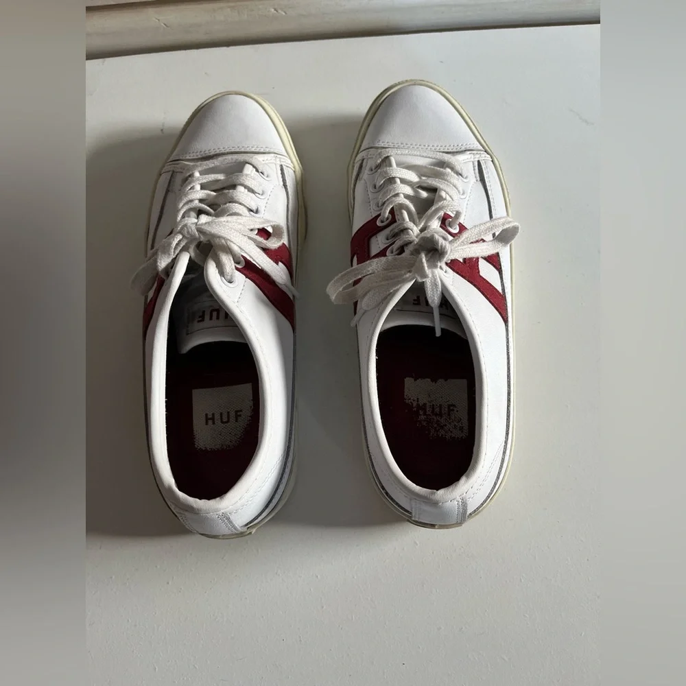 Men’s HUF Hupper 2 Lo sneaker in white with red 